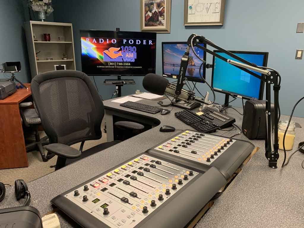 WWGB Radio Poder 1030 Studio